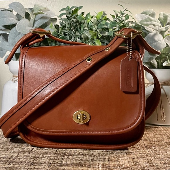 ❤️SOLD❤️Vintage Coach British Tan Legacy Small Flap 9965 - Picture 2 of 9